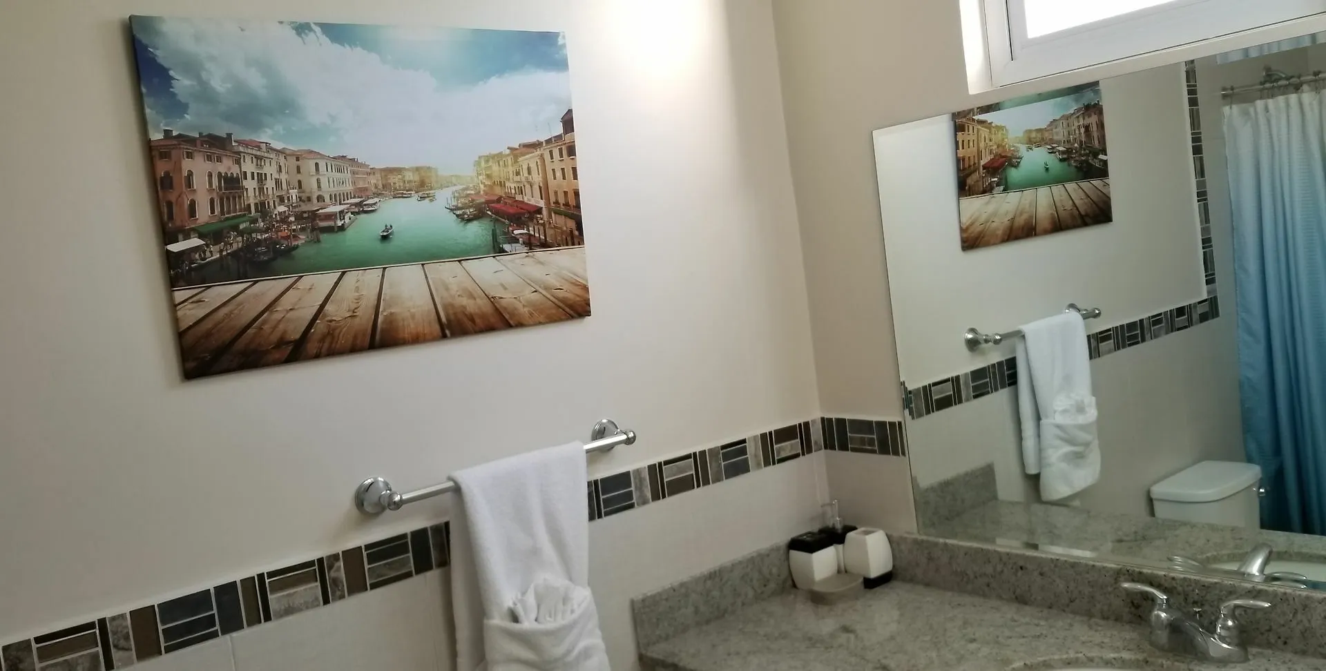 New Kingston Guest Apartment At Eight